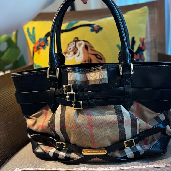 Burberry Handbag - Picture 1 of 16